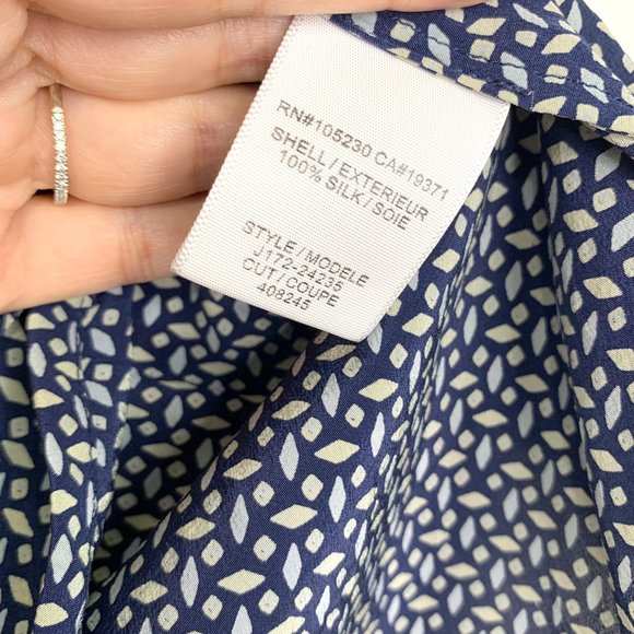 JOIE Blue 100% Silk Graphic Print Short Sleeve Blouse Sz XS - Picture 6 of 7
